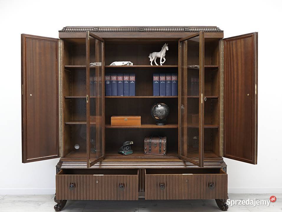 Biblioteka z lat 20tych w stylu secesyjnym Jerka
