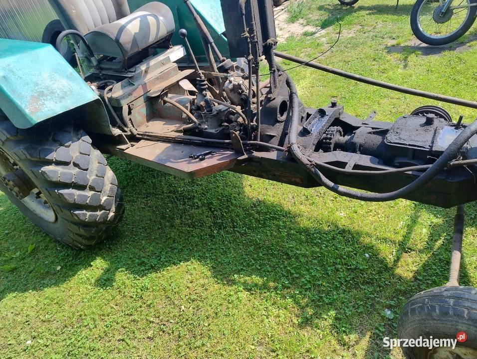 Papaj es 18 Przyłogi