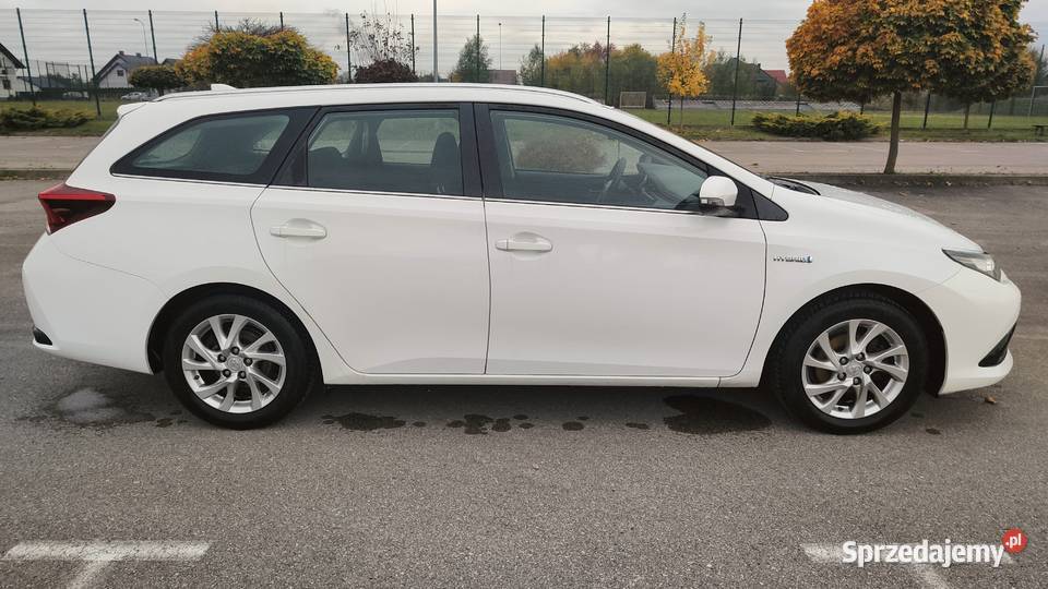Sprzedam Toyotę Auris 18 Hybrid Gnojno