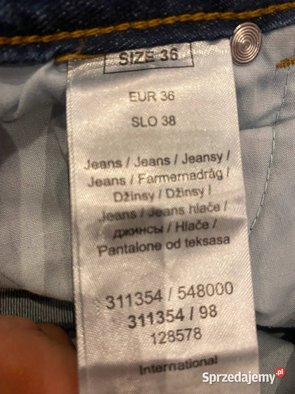 Dżinsyjeansy rozmiar M z wyszywanymi kwiatami Warszawa