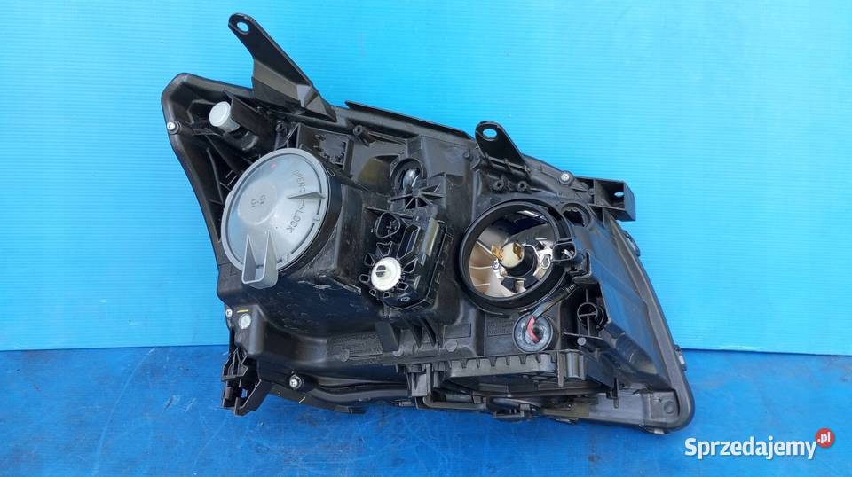 LAMPA REFLEKTOR LEWY PRZÓD EU TOYOTA AVENSIS T25