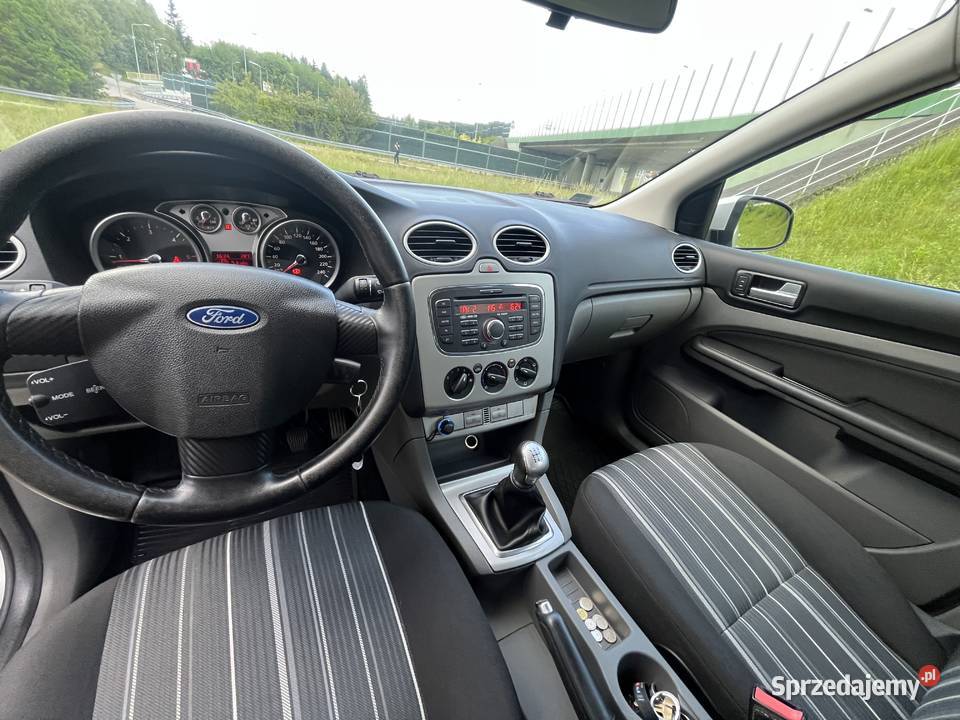 Ford focus 16d 90 srebrny Focus Roźwienica