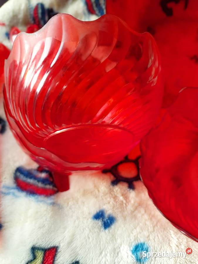 Waza i miseczki czerwone PRL tworzywo Wrocław