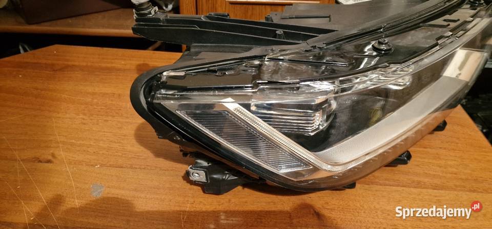 Lampa przrdnia vw passat b8 Prawe Gliwice