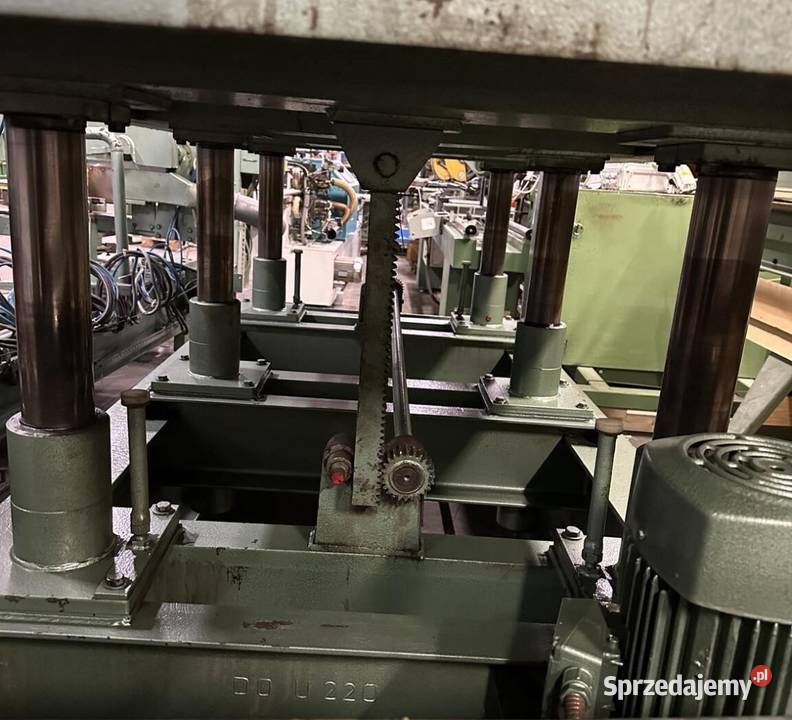 HFER hydrauliczna prasa do forniru Nowy Targ