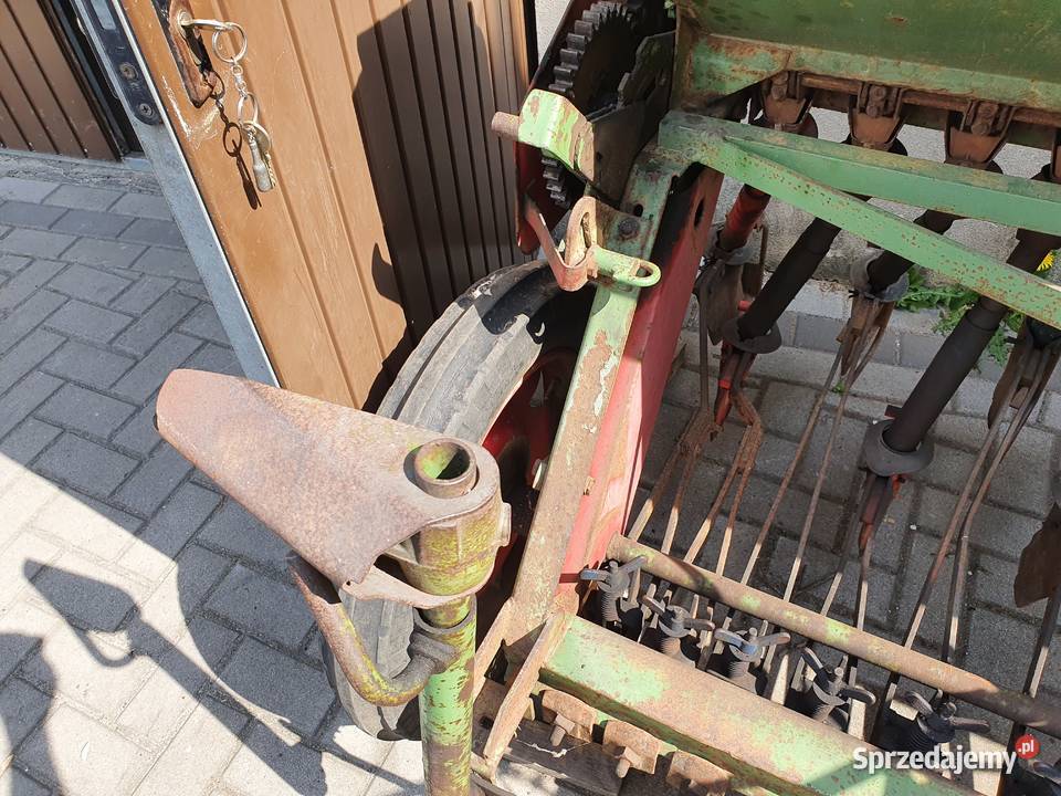 Siewnik ziarnowy Hassia 2m A J Troester DES 200 Rolnictwo