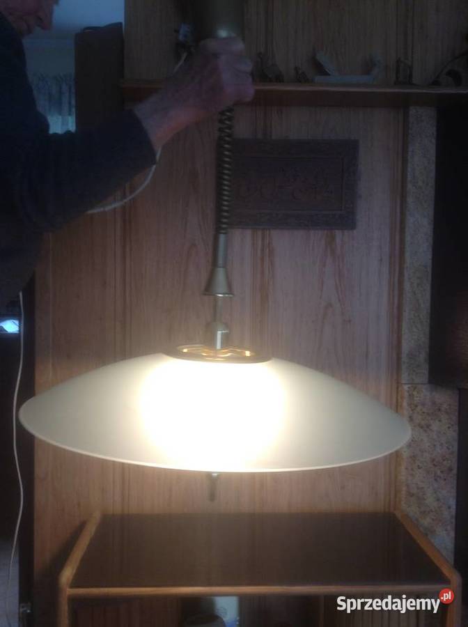 Lampa sufitowa ze szklanym kloszem i regulowaną Opole