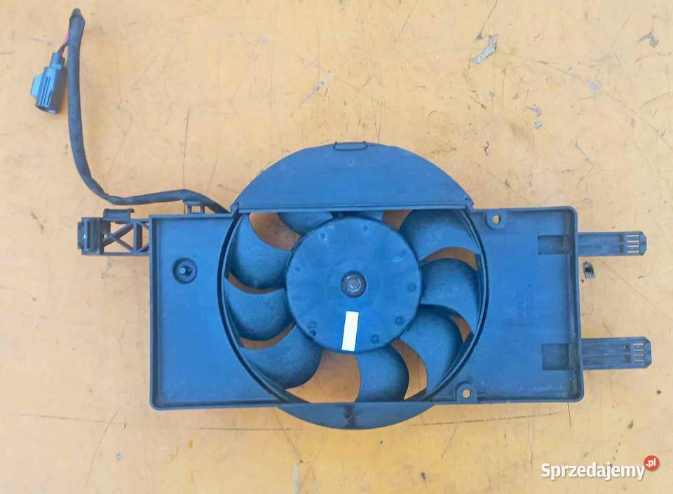 FORD FOCUS III 10 ECOBOOST 125 WENTYLATOR