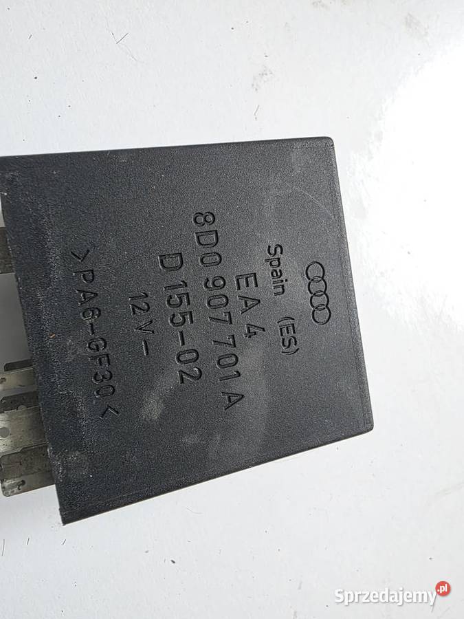 Przekaźnik wycieraczek Audi A8D2 397 8D0907701A osobowe Iława