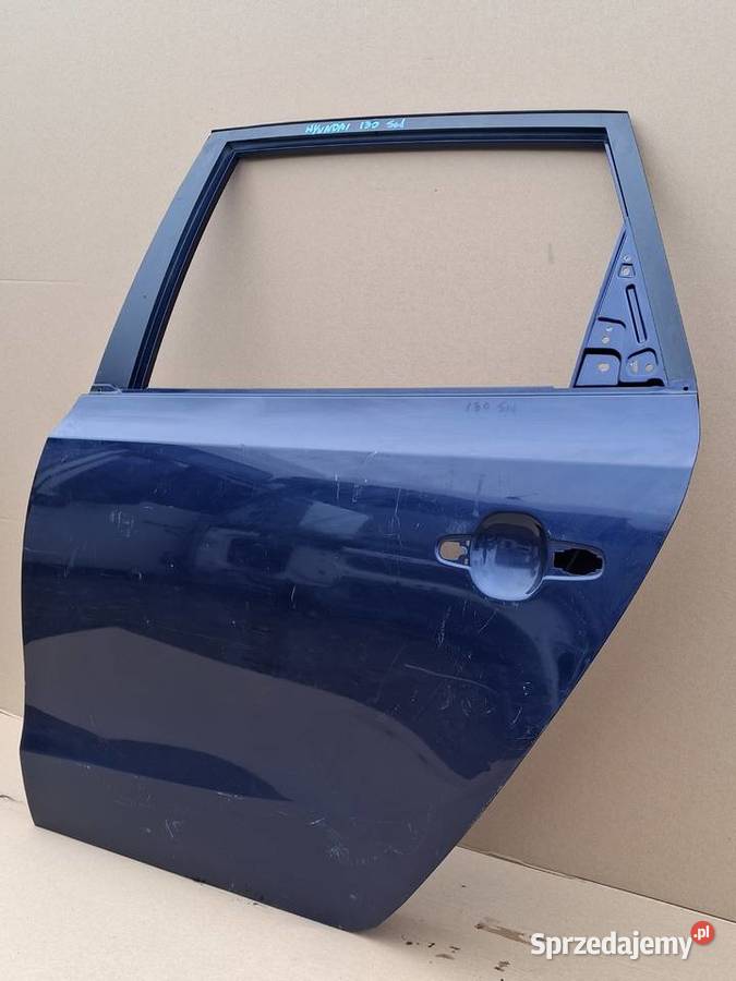 HYUNDAI I30 KOMBI DRZWI LEWY TYŁ LEWE TYLNE osobowe Motoryzacja Bieleń