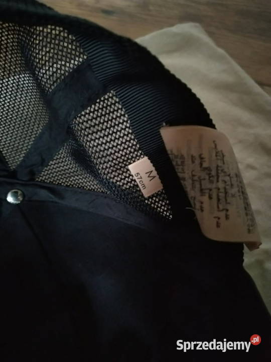 Czapka z dsszkiem black Gucci