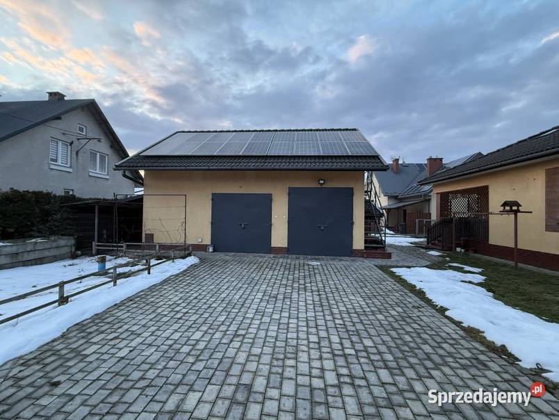 dom z osobnym garażem i ogrodem w Skopaniu Skopanie