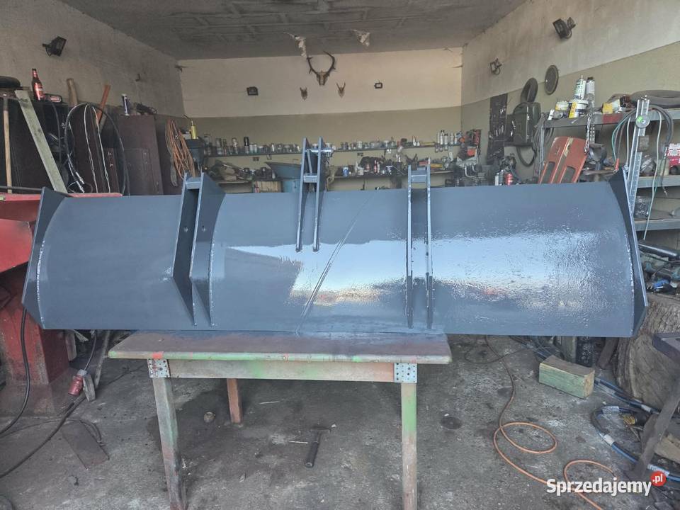 Pług do śniegu ziemi nieuszkodzony