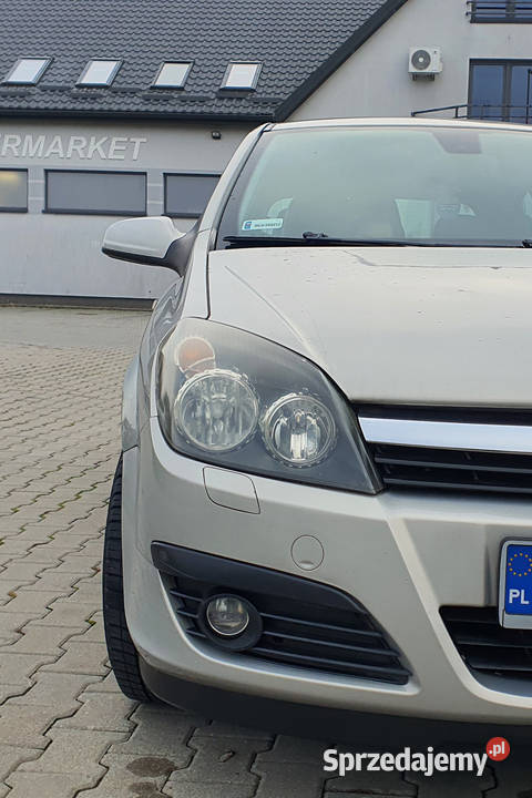 Opel Astra H 2005r hatchback 18 16V 125 benzyna Astra Rzeszów
