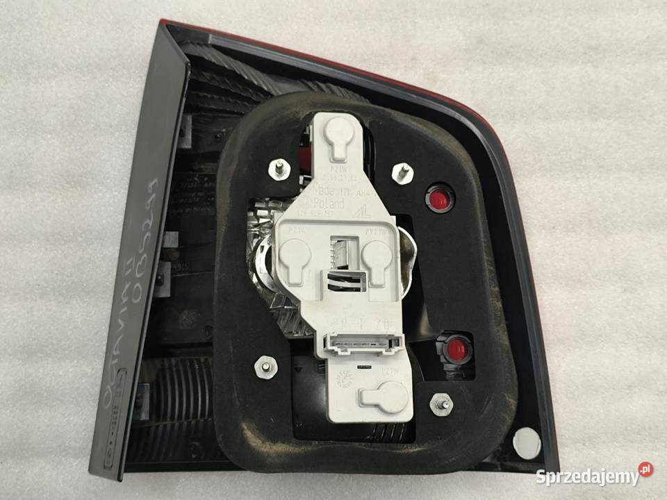 LAMPA LEWY TYŁ KOMBI SKODA OCTAVIA II 1Z9945095A
