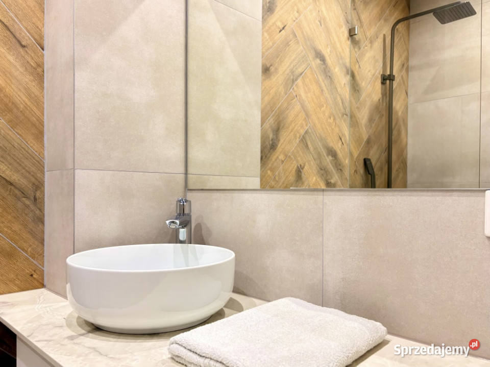 Nowy apartament koło katedry 3 pokoje wysoki Śródka