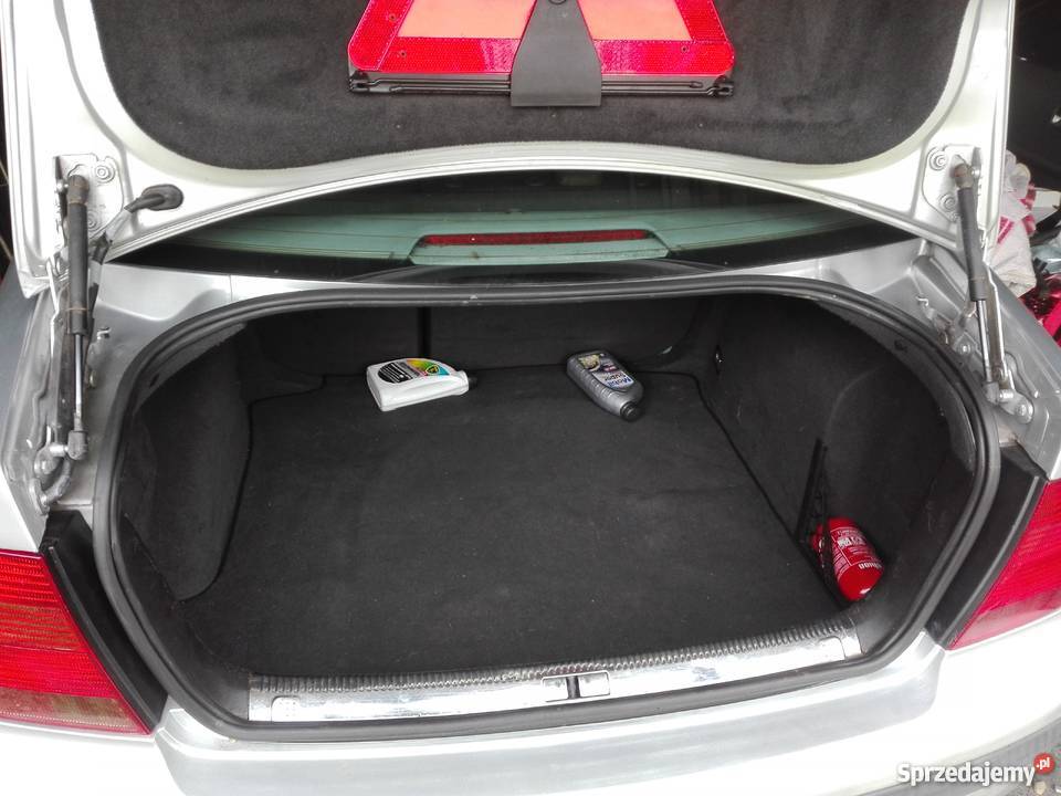 VW BORA HIGHLINE 2000r 19 tdi lakier metallic Jurków