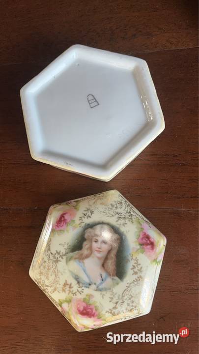 Puzderko Dresden Z Portretem i różami Gdańsk