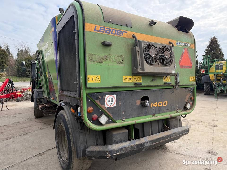 Paszowóz samojezdny Faresin Leader Compact 1400 Wozy paszowe Maszyny rolnicze Nowa Ruda sprzedam