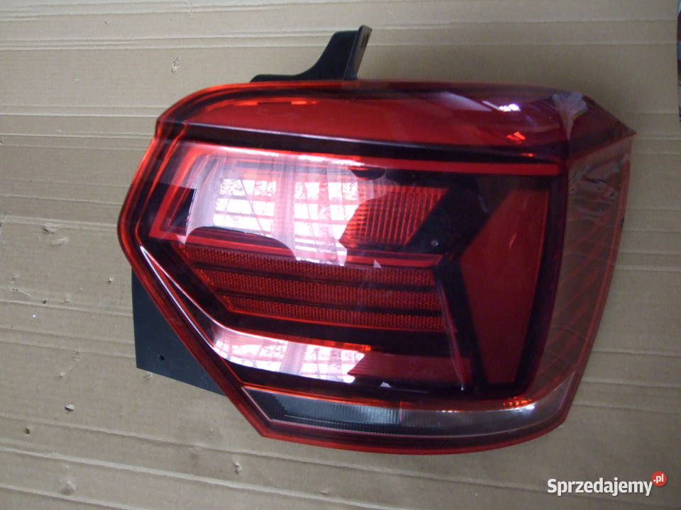 Lampa Volkswagen Polo prawa 2G0945112B Białystok