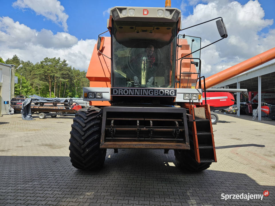 Kombajn zbożowy Dronningborg D9000 heder zbożowy nieuszkodzony Kombajny Biskupie-Kolonia sprzedam