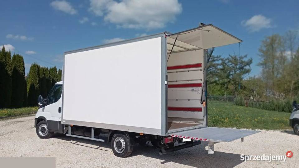 Iveco DAILY 160 TDI KONTENER 8PALET WINDA 750 Rok produkcji 2022 świętokrzyskie