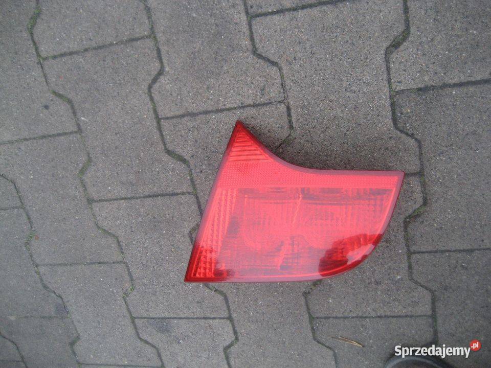 audi a4 b7 kombi 0507r lampa tył prawa w klapę