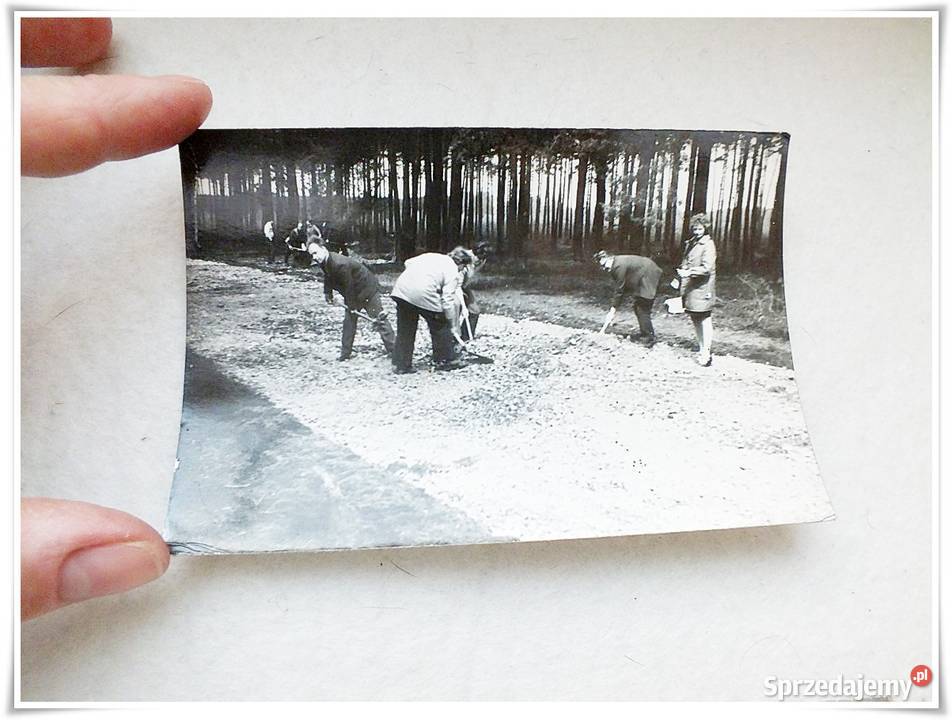 Dwie stare fotografie z czasów PRL prace Czyn Żary sprzedam