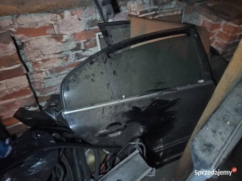 Drzwi skoda superb 1 i inne części Motoryzacja Ostrów Wielkopolski sprzedam