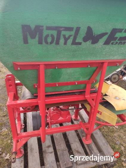 Sprzedam rozsiewacz nawozu Motyl 600