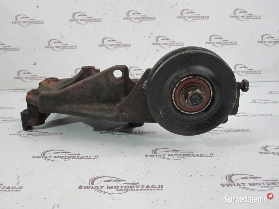 PAJERO 30 B V6 97r łapa wspornik 0138922 Zawieszenie silnika