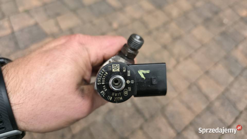 05l 130 277 M wtryskiwacz osobowe Wtryskiwacze Góra