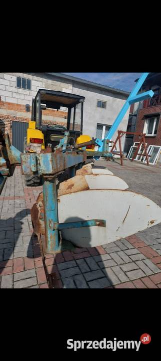 Pług zagonowy z ramieniem hydrauliczym