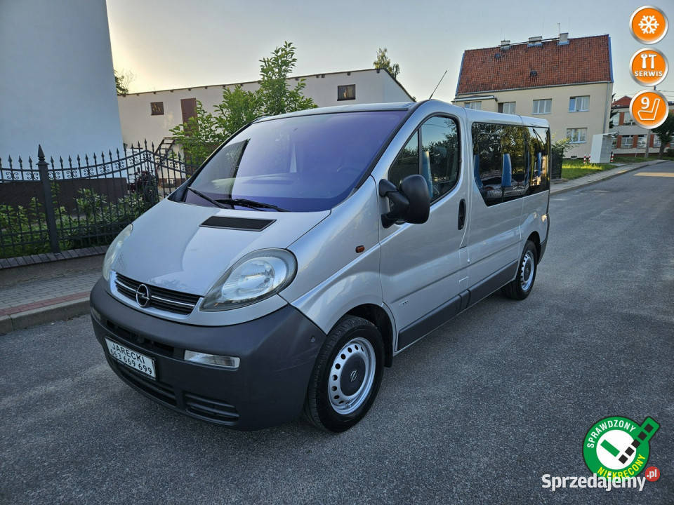 Opel Vivaro Opłacony Zdrowy Zadbany Serwisowany srebrny