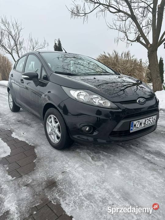 12 BENZYNA 5 DRZWI 2011r