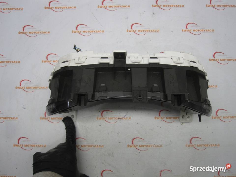 OUTLANDER LIFT II 11r licznik zegary 8100B623 osobowe Kielce