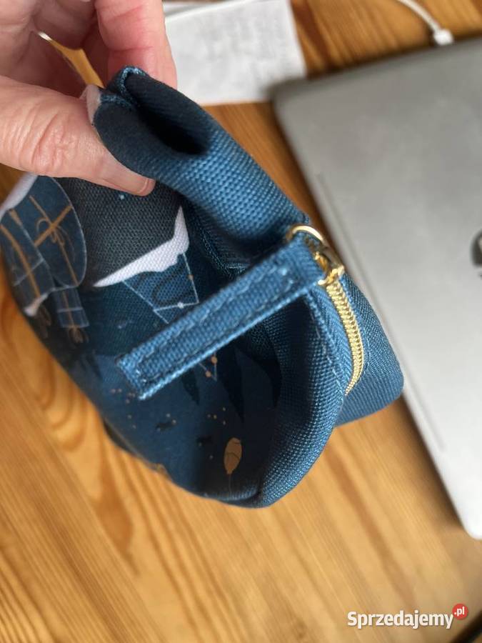 Kosmetyczka średnia firmy Biotherm Uniseks