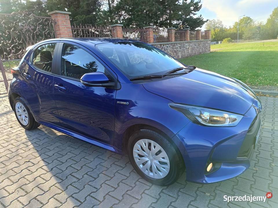 Toyota Yaris Hybrid 15 VVTi Comfort 2022r nowy 11000km mazowieckie Pionki