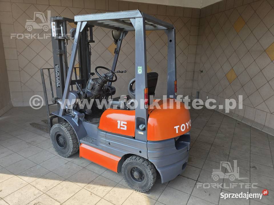 Wózek Widłowy TOYOTA 6FD15 Przesuw boczny TOYOTA