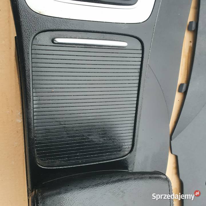 Tunel środkowy z podłokietnikiem skórzanym