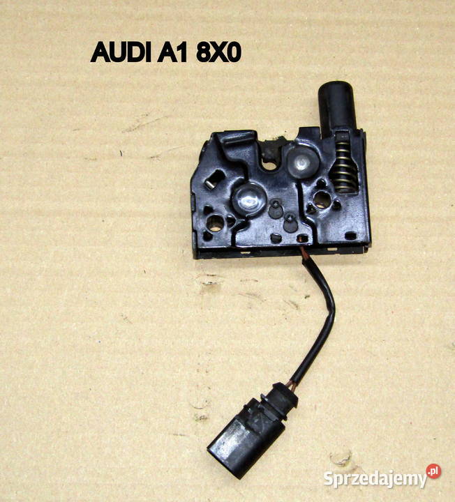 ZAMEK MASKI SILNIKA AUDI A1 8X0823509B Mysłaków