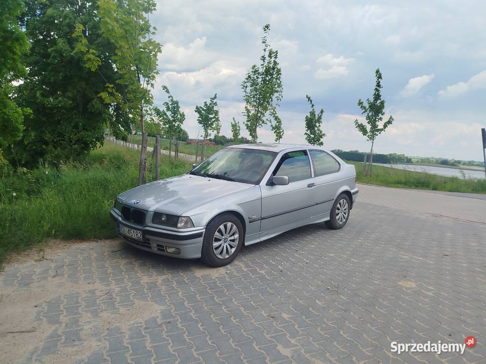 BMW E36 compact 96 16 benzyna nieuszkodzony Olsztyn