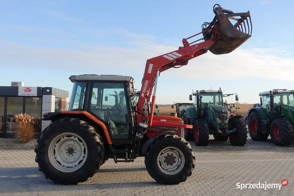 Massey Ferguson 6140 z ładowaczem Sokoły