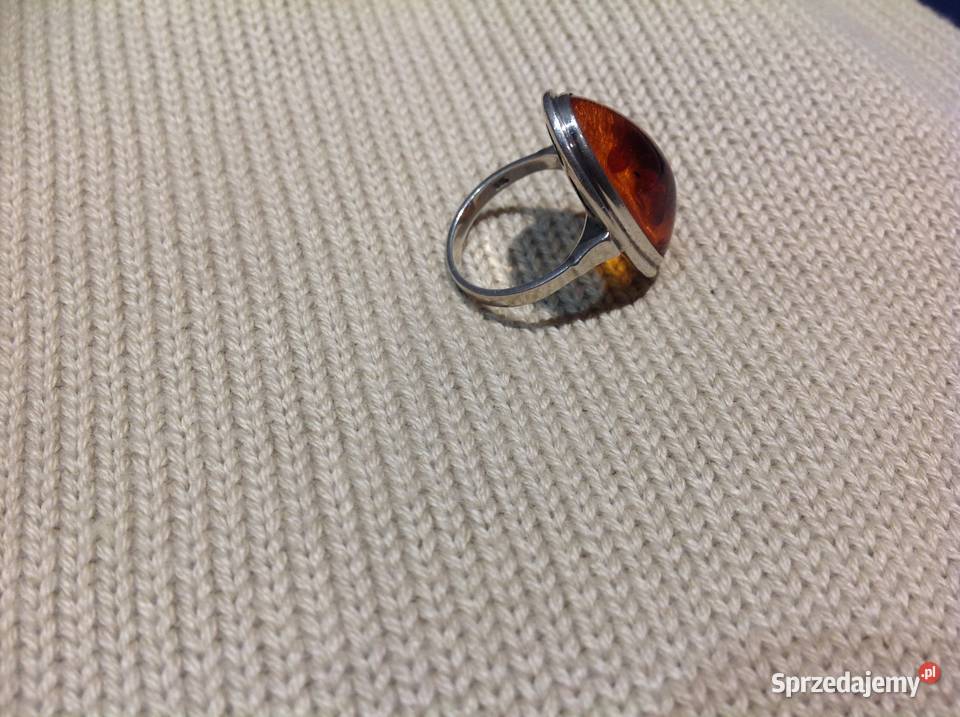 Piękny Pierścionek Srebrny z Bursztynem Srebro