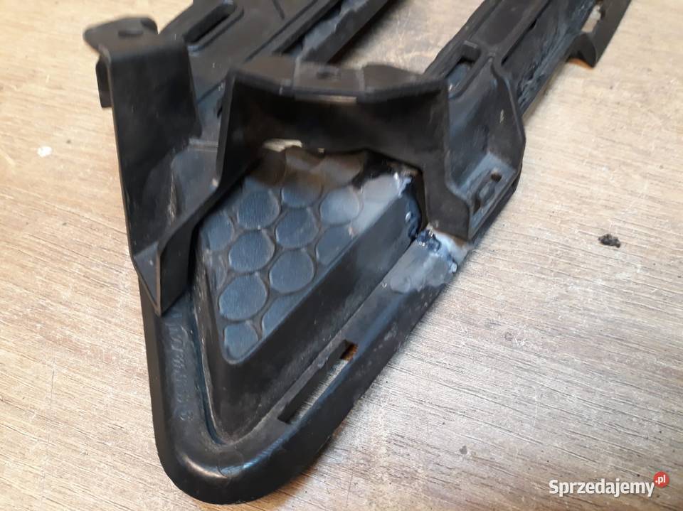 MERCEDES W207 AMG KRATKA LEWA ZDERZAKA PRZÓD Międzychód