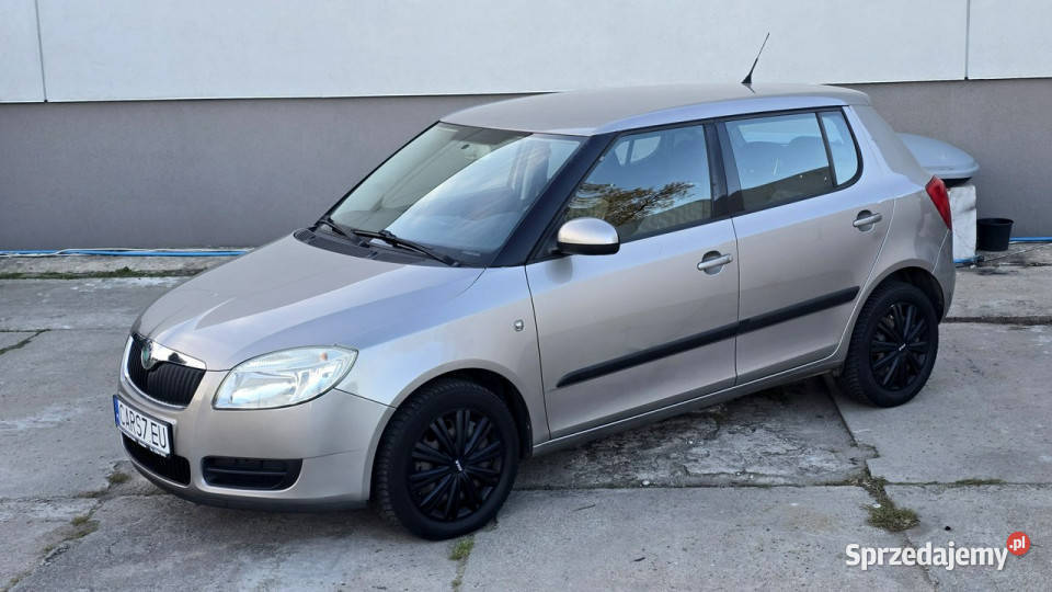 koda Fabia podgrzewane fotele tempomat niski lakier metallic sprzedam