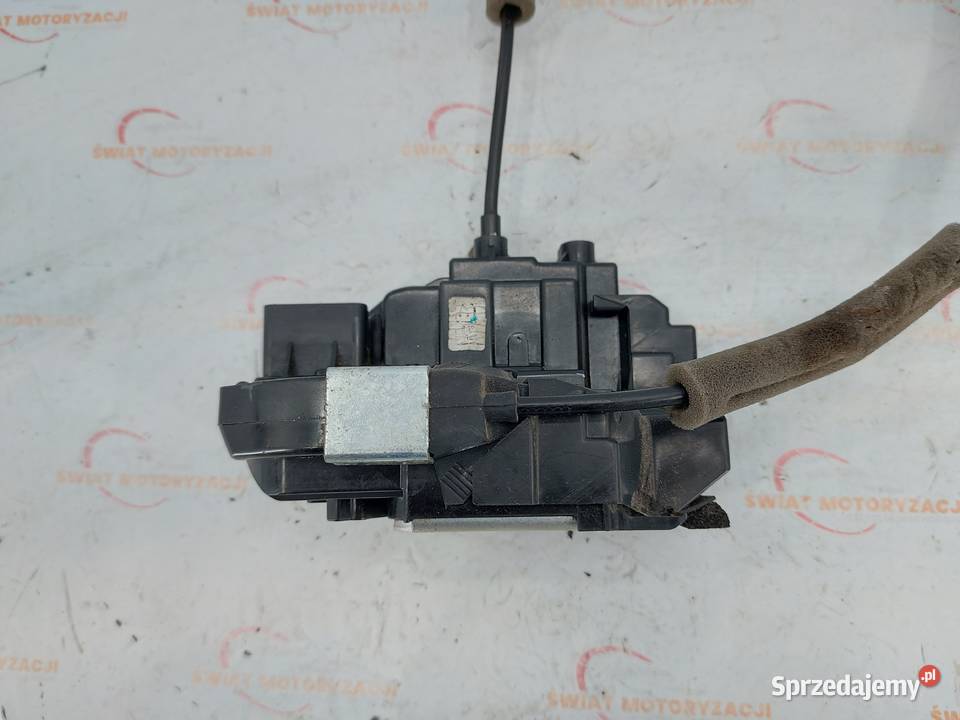 NISSAN XTRAIL III T32 17r zamek drzwi lewy tył Kielce sprzedam