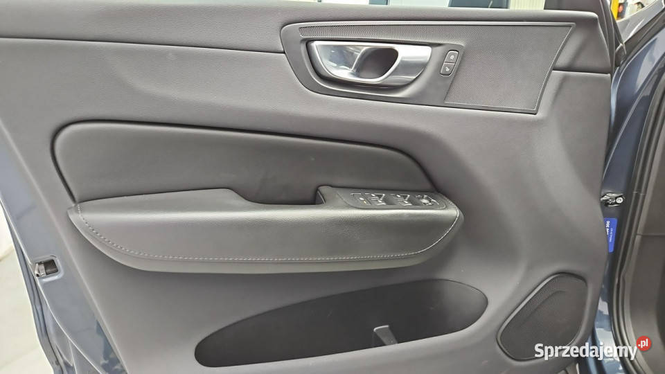 Volvo XC 60 B4 B Core aut Z Polskiego Salonu sprzedam