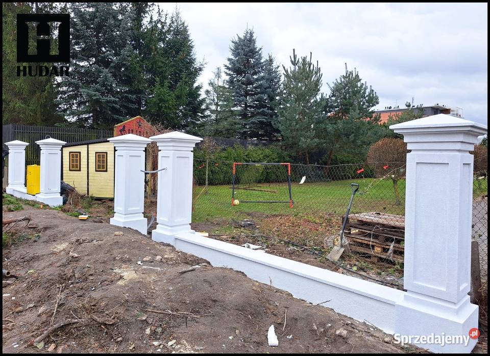 Słupy betonowe słupki stylowe dworkowe pałacowe Wrocław