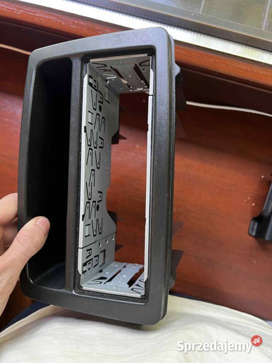 Półka pod radio A2036830691 Mercedes
